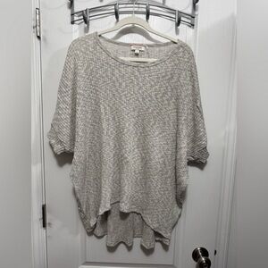 Andree by Unit Round Neck Dolman
Sleeve Poncho Top M gray boho chic